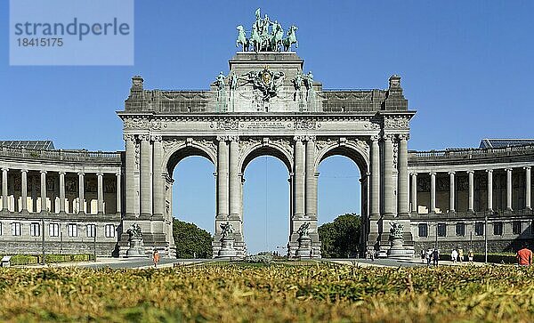 Triumphbogen im Parc du Cinquantenaire (Jubelpark)  Brüssel  Brabant  Belgien  Europa