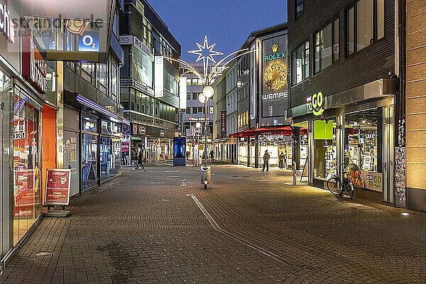 Einkaufsstraßen in Köln in der Corona Krise  Fußgängerzone Schildergasse  Köln  Nordrhein-Westfalen  Deutschland  Europa