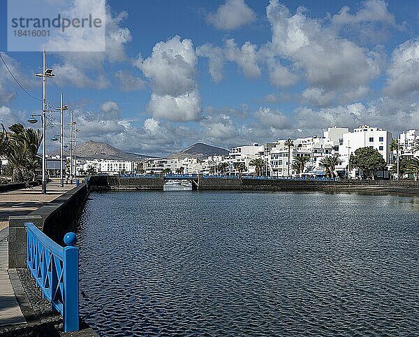 Lagune Charco de San Gines  Fischerboote  Arrecife  Lanzarote  Kanaren  Spanien  Europa