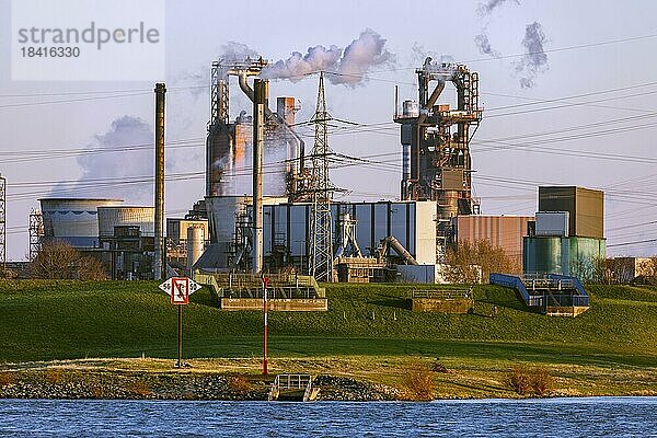 Hochofen der Thyssenkrupp Steel Europe AG  Duisburg  Nordrhein-Westfalen  Deutschland  Europa