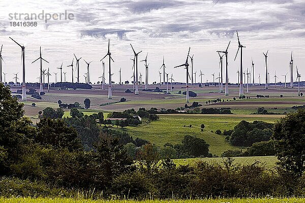 Windpark Lichtenau (Westfalen)  größter Windpark Inlands  Ostwestfalen  Paderborner Land  ländlich  Landwirtschaft  Lichtenau (Westfalen)  Nordrhein-Westfalen  Deutschland  Europa