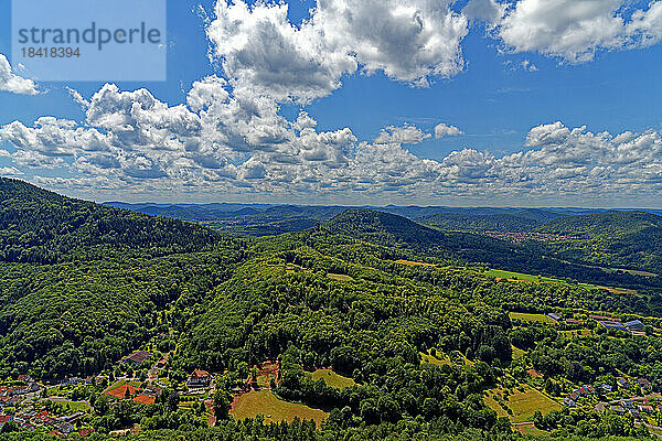 Burg Trifels  Landschaft  Annweiler