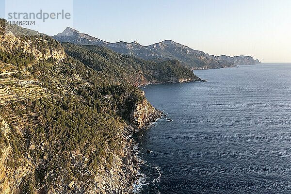 Abendstimmung  Luftaufnahme  Blick über die Küste und Meer  Mallorca  Spanien  Europa