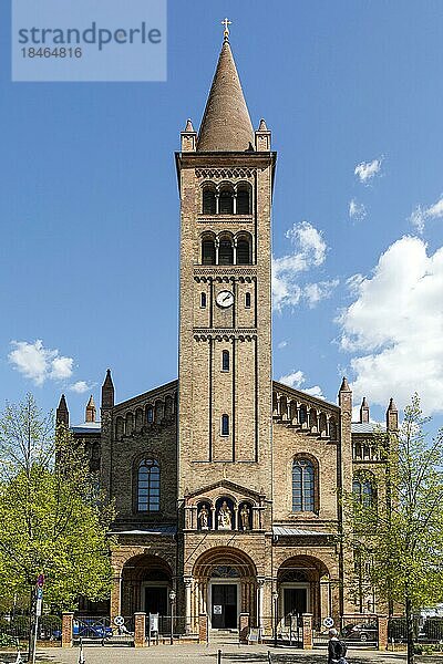 Peter-und-Paul-Kirche am Bassinplatz  Potsdam  Brandenburg  Deutschland  Europa