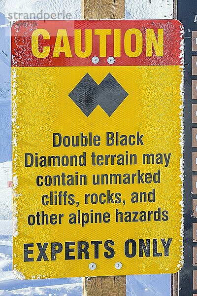 Pistenmarkierung. Die schwersten und gefährlichsten Skiabfahrten werden in Amerika mit Double Black Diamonds markiert. Kicking Horse bei Golden  British Columbia  Canada