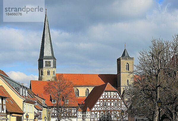 Die historische Altstadt von Münnerstadt mit Blick auf die Kirche St. Maria Magdalena. Münnerstadt  Bad Kissingen  Unterfranken  Bayern  Deutschland  Europa