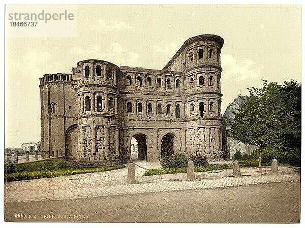 Die Porta Nigra in Trier  Rheinland-Pfalz  Deutschland  Historisch  digital restaurierte Reproduktion einer Photochromdruck aus den 1890er-Jahren  Europa