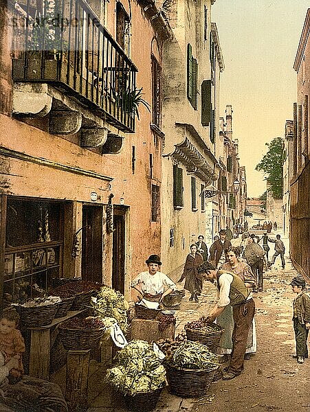Gasse in der Altstadt von Venedig  um 1890  Italien.  Historisch  digital restaurierte Reproduktion von einer Vorlage aus dem 18. oder 19. Jahrhundert
