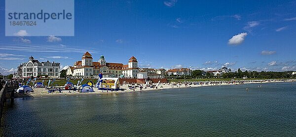 Kurhaus mit Strandpromenade und Strand  Binz  Rügen  Mecklenburg-Vorpommern  Deutschland  Europa