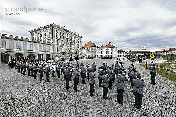 Übergabeappell Deutsches Feldheer in Schloss Nymphenburg  Bayern  Deutschland  Europa