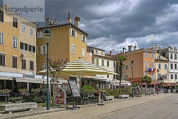 Restaurants in der Stadt Rovinj  Rovigno  Badeort an der nördlichen Adria  Gespanschaft Istrien  Kroatien  Europa
