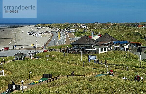 Blick von der Georgshöhe auf den Strand  Norderney  Landkreis Aurich  Deutschland  Europa