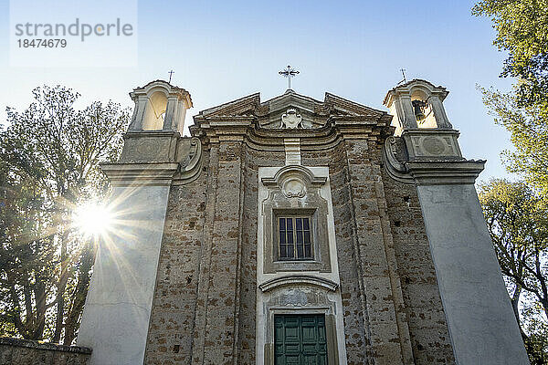 Italien  Latium  Sutri  Fassade der Kirche Chiesa di Santa Maria del Monte