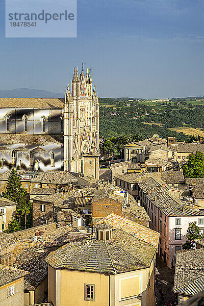 Kathedrale Santa Maria Assunta in der Stadt an einem sonnigen Tag  Orvieto  Italien