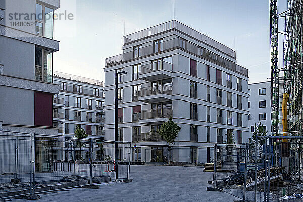 Deutschland  Bayern  München  neu gebaute moderne Wohnungen