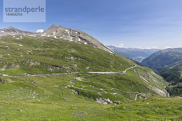 Österreich  Kärnten  Blick auf die Großglockner-Hochalpenstraße im Sommer