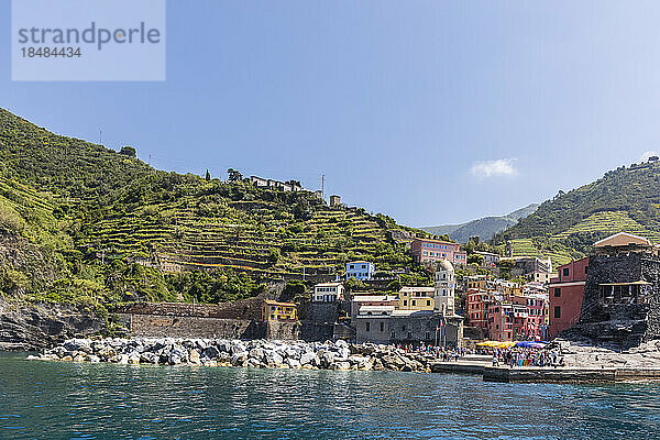 Italien  Ligurien  Vernazza  Küstendorf entlang der Cinque Terre