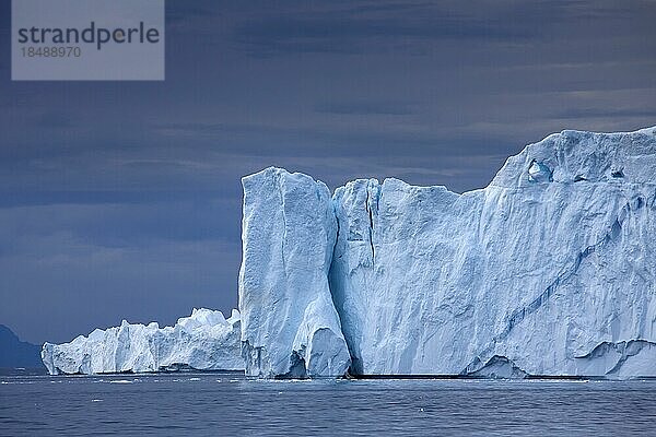 Eisberge bei Sonnenuntergang  aufgenommen in die UNESCO