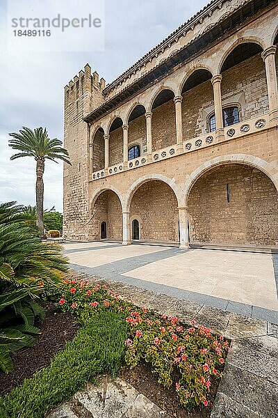 Terasse im Königspalast  Königspalast La Almudaina  Palau Reial de l'Almudaina  Palma de Mallorca  Mallorca  Balearen  Spanien  Europa