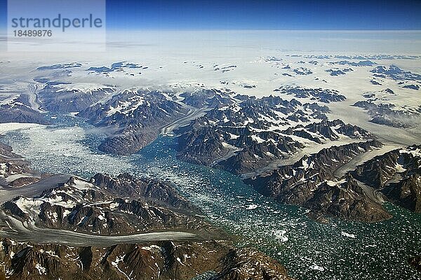 Blick aus der Luft über Kong Christian IX Land  Ostgrönland Grönland