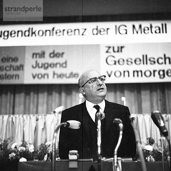 Persönlichkeiten aus der Politik  Wirtschaft und Kultur aus den Jahren 1965-71. Heinz Kühn (SDP) Nordrhein-Westfalen-MP gest. 1992  DEU  Deutschland  Europa