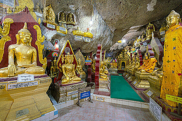 Buddha-Statuen in den Shwe Oo Min-Höhlen  Kalaw  Shan-Staat  Myanmar (Birma)  Asien