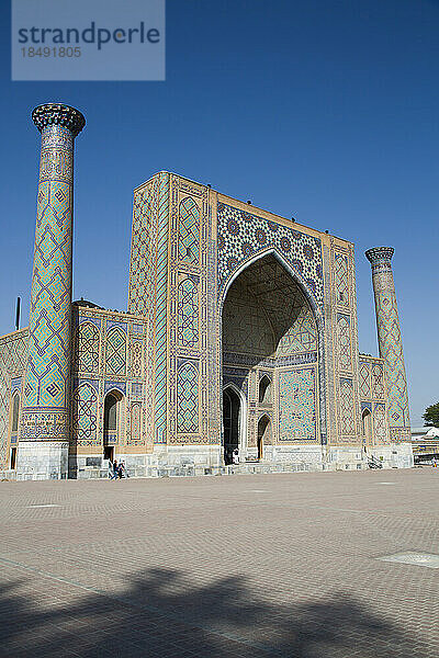 Ulug Bek Madrassah  Registan-Platz  UNESCO-Weltkulturerbe  Samarkand  Usbekistan  Zentralasien  Asien