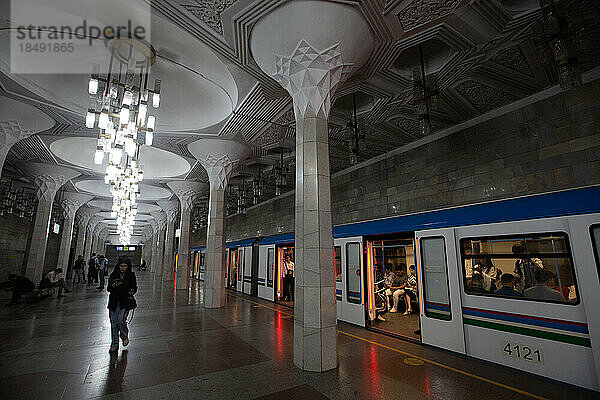 Mustakillik Station  Metro Taschkent  Taschkent  Usbekistan  Zentralasien  Asien