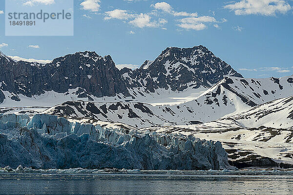 Kongsfjorden  Spitzbergen  Svalbard Inseln  Arktis  Norwegen  Europa