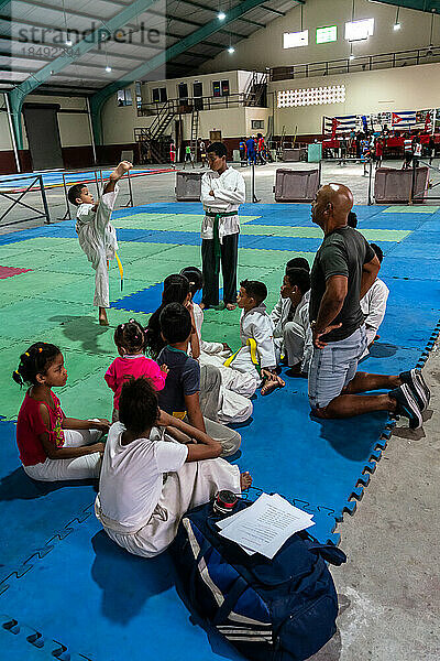 Kampfsportunterricht  Box-Akademie Trejo  Havanna  Kuba  Westindien  Karibik  Mittelamerika