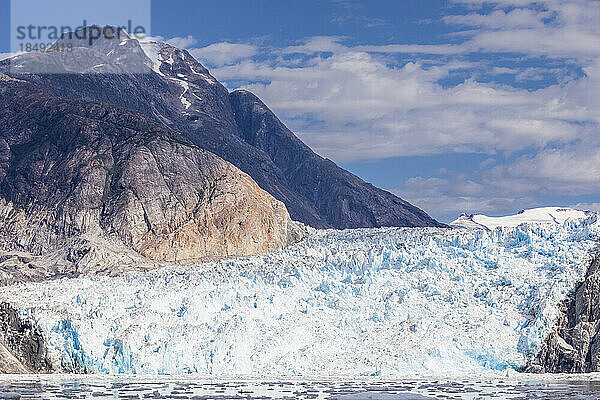 Vom Südsawyer-Gletscher gekalbtes Eis in der Tracy Arm-Fords Terror Wilderness  Südost-Alaska  Vereinigte Staaten von Amerika  Nordamerika