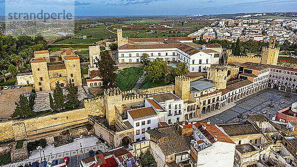 Luftaufnahme der Burg Alcazaba  Badajoz  Extremadura  Spanien  Europa