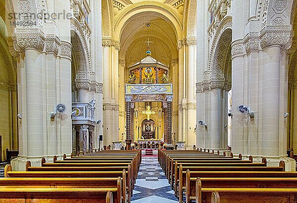 Die Basilika des Nationalheiligtums der Seligen Jungfrau von Ta' Pinu in Gharb  Gozo  Republik Malta  Europa