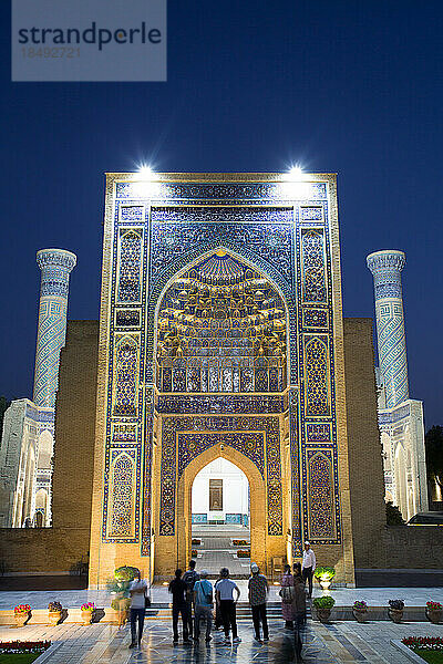 Abend  Gur-E-Amir-Komplex (Mausoleum)  erbaut 1403  Begräbnisstätte von Amir Temir  UNESCO-Weltkulturerbe  Samarkand  Usbekistan  Zentralasien  Asien