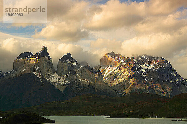 Grauer Gletscher  Torres del Paine Nationalpark  Patagonien  Chile  Südamerika