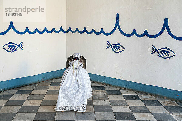 Schwarze Puppe im Santeria-Tempel (afrokubanische Religion)  Trinidad  Kuba  Westindien  Karibik  Mittelamerika