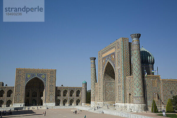 Tilla-Kari und Sherdor Madrassahs  von links nach rechts  Registan-Platz  UNESCO-Weltkulturerbe  Samarkand  Usbekistan  Zentralasien  Asien