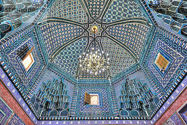 Decke  Kusan Ibn Abbas-Komplex  Shah-I-Zinda  UNESCO-Weltkulturerbe  Samarkand  Usbekistan  Zentralasien  Asien