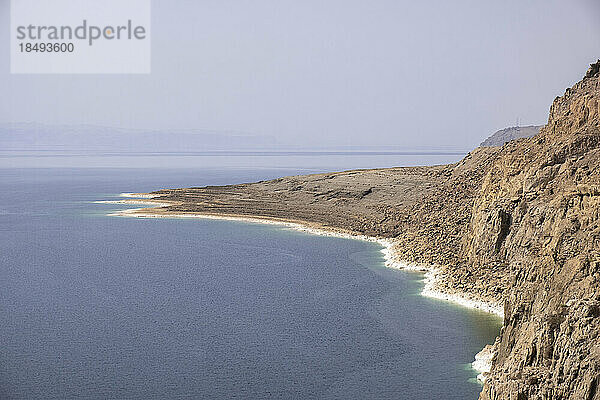 Die Küste des Toten Meeres auf der jordanischen Seite  Jordanien  Naher Osten