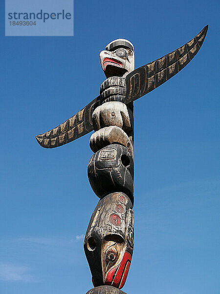 Totempfahl der Ureinwohner  Duncan  Vancouver Island  British Columbia  Kanada  Nordamerika