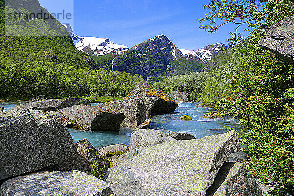 In der Nähe des Briksdal-Gletschers  Olden  Vestland  Norwegen  Skandinavien  Europa