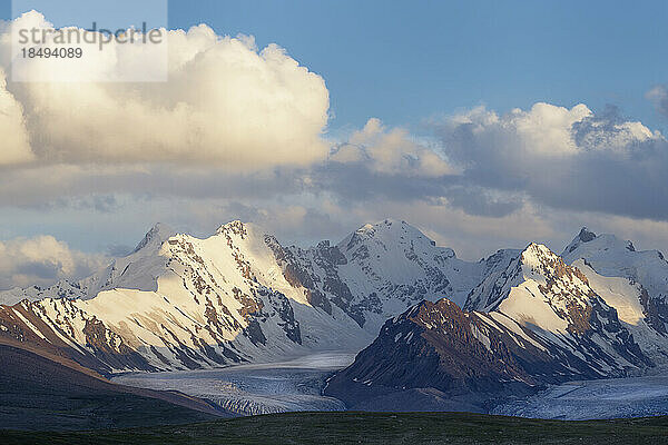 Kizil-Asker-Gletscher  Kakshaal Too im Tian-Shan-Gebirge nahe der chinesischen Grenze  Region Naryn  Kirgisistan  Zentralasien  Asien