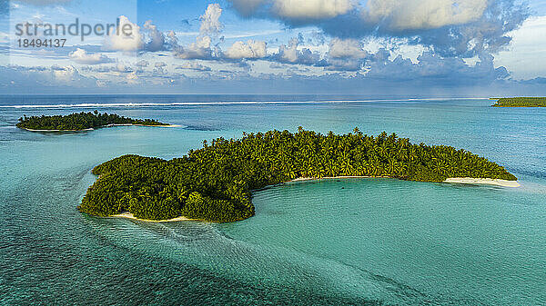 Luftaufnahme der kleinen Inseln  Cocos (Keeling) Inseln  Australisches Territorium im Indischen Ozean  Australien  Indischer Ozean