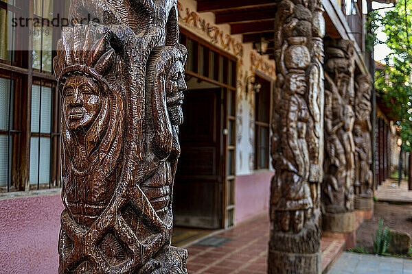 Schöne Holzarbeiten  Jesuitenmissionen von Chiquitos  Departement Santa Cruz  Bolivien  Südamerika