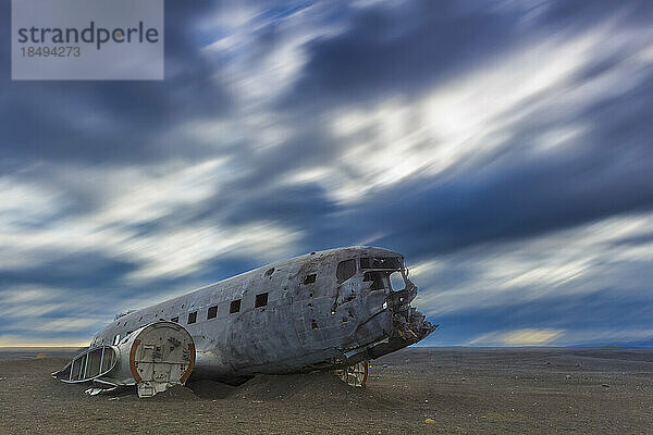 Solheimasandur Flugzeugwrack DC-3 Flugzeug  Südisland  Island  Polarregionen