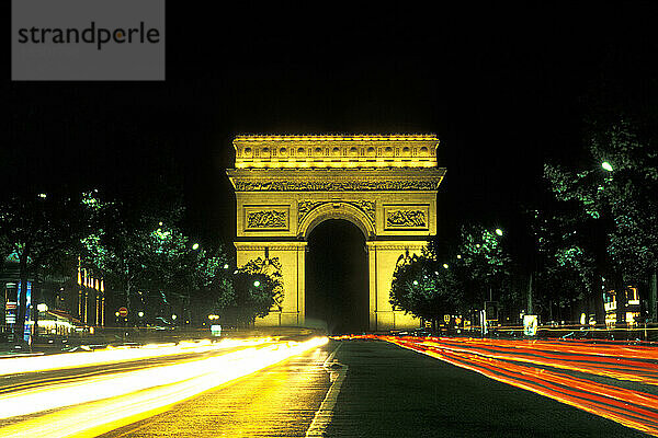 Berühmte Champs Elysees und Arc de Triomphe Paris Frankreich