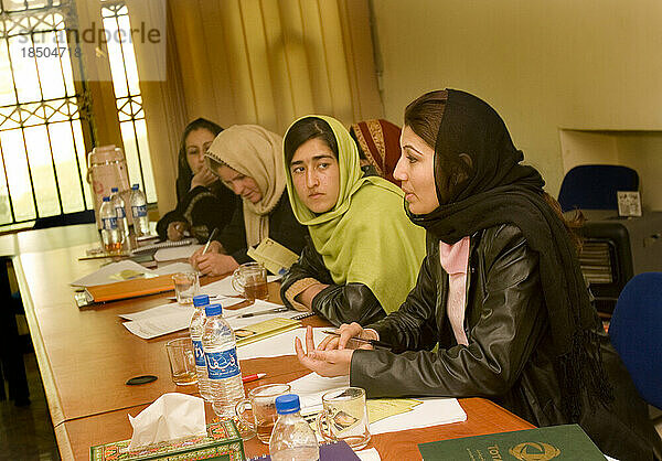 Frauen nehmen an einem Business-Trainingsseminar in Kabul teil.