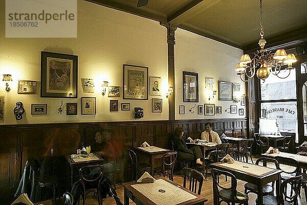 Stilvolles Interieur des Café Brasilero. Montevideos längste Oper