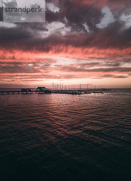 Sonnenuntergang über dem Pier