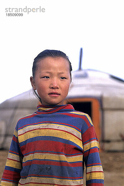 Porträt armer Kinder in der Mongolei